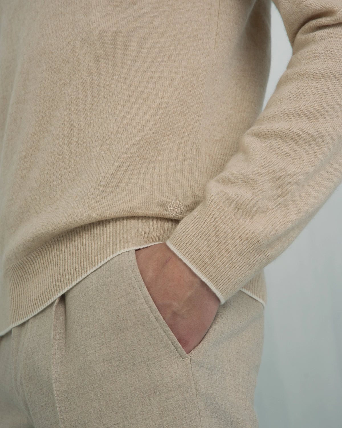 Chamonix Cashmere Crew Neck Pullover - Chamonix Cashmere Crew Neck Pullover Htr Cream