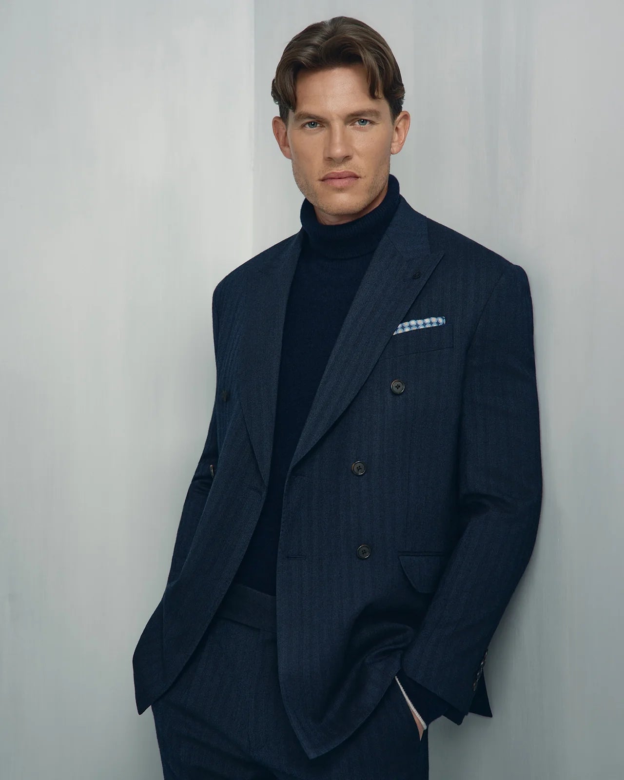 For general description, go to 'Main Product Description' region - Linate Wool Suit - Linate Wool Suit Navy