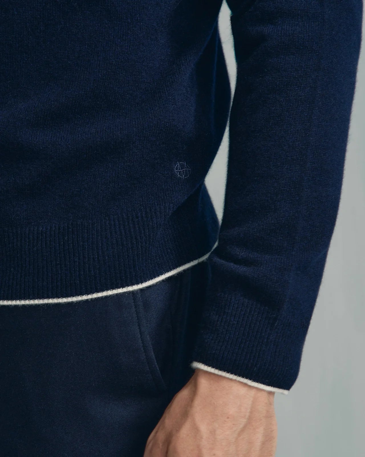 Chamonix Cashmere Crew Neck Pullover - Chamonix Cashmere Crew Neck Pullover Navy